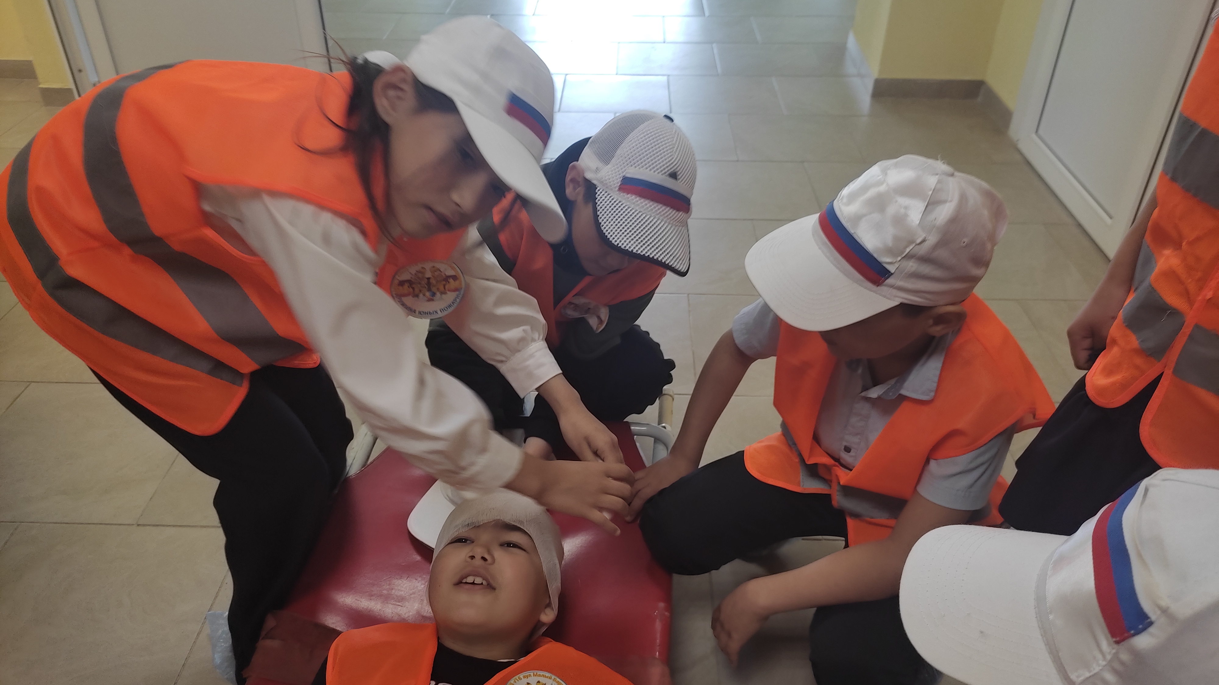 Первая доврачебная помощь и эвакуация пострадавщих.